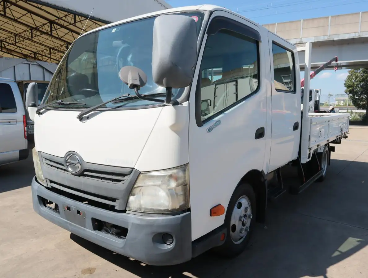 日野 デュトロ 小型 平ボディ Wキャブ SKG-XZU710Mの中古トラック画像1