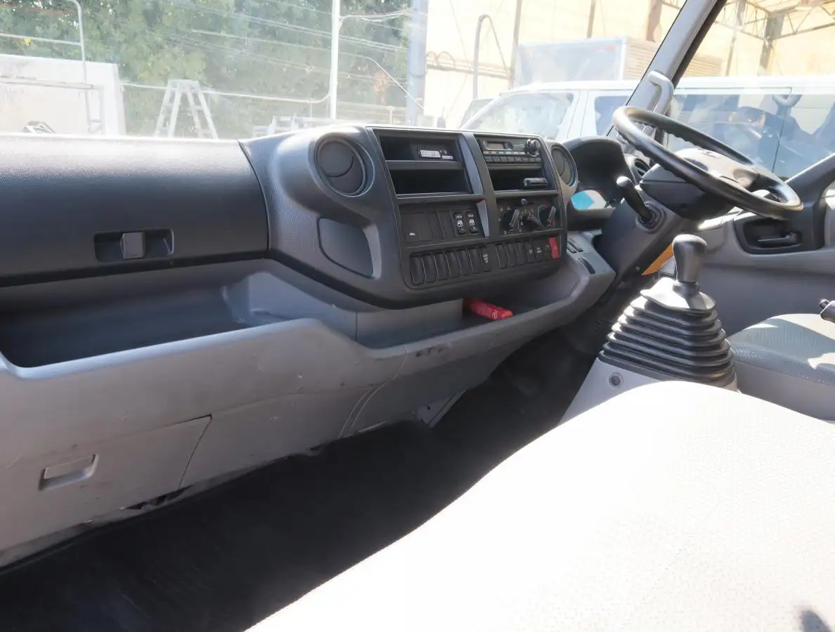 日野 デュトロ 小型 平ボディ Wキャブ SKG-XZU710Mの中古トラック画像13