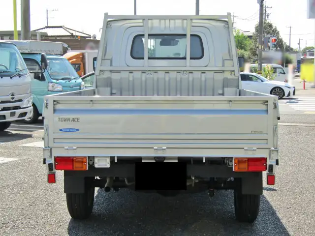 トヨタ タウンエース 小型 平ボディ 5BF-S403U R5の中古トラック画像3