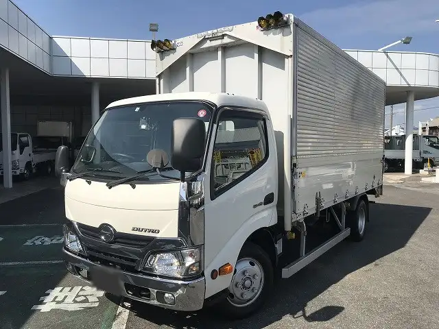 日野 デュトロ 小型 ウイング TKG-XZU655M H29の中古トラック画像1