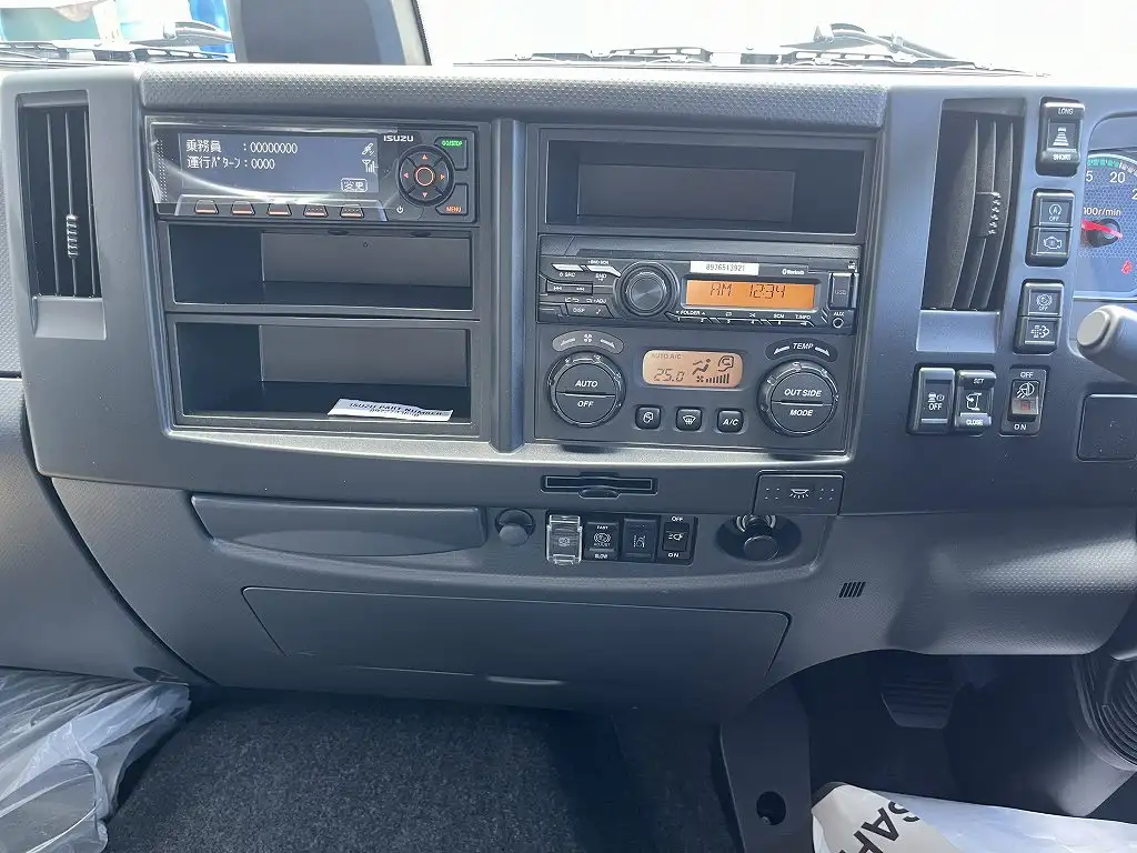 いすゞ フォワード 中型/増トン ウイング ベッド 2RG-FRR90S2の中古トラック画像9