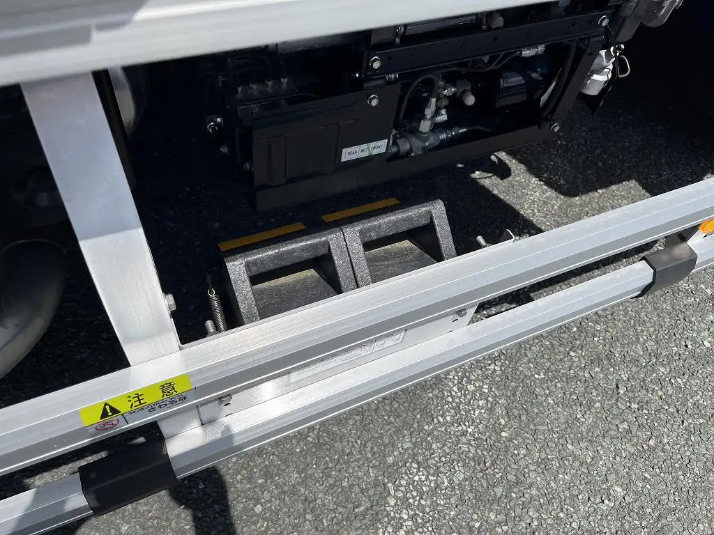 いすゞ フォワード 中型/増トン ウイング ベッド 2RG-FRR90S2の中古トラック画像16