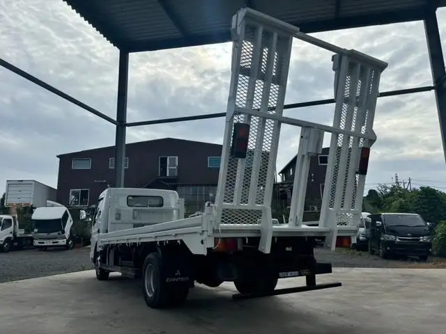 三菱 キャンター 小型 車両重機運搬 ラジコン ウインチの中古トラック画像4