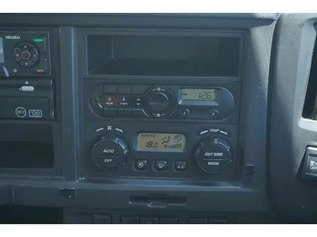 いすゞ ギガ 大型 ウイング エアサス ベッドの中古トラック画像10