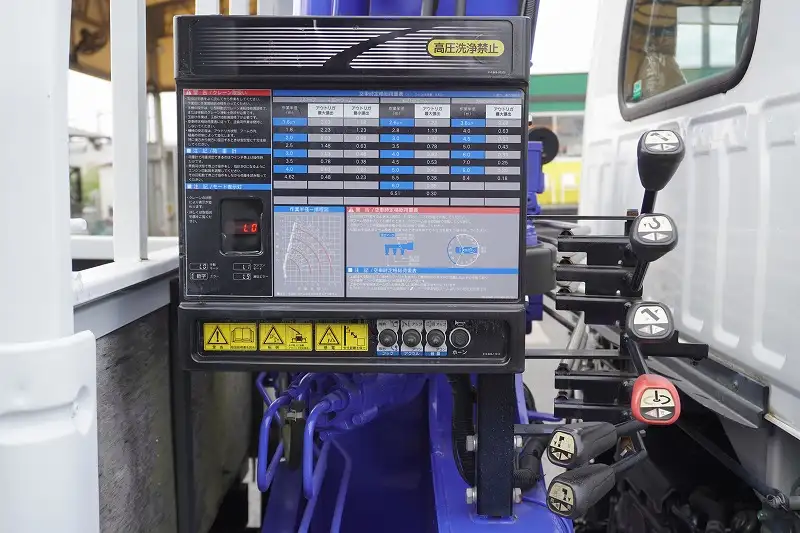 いすゞ エルフ 小型 クレーン付 4段 ラジコンの中古トラック画像7