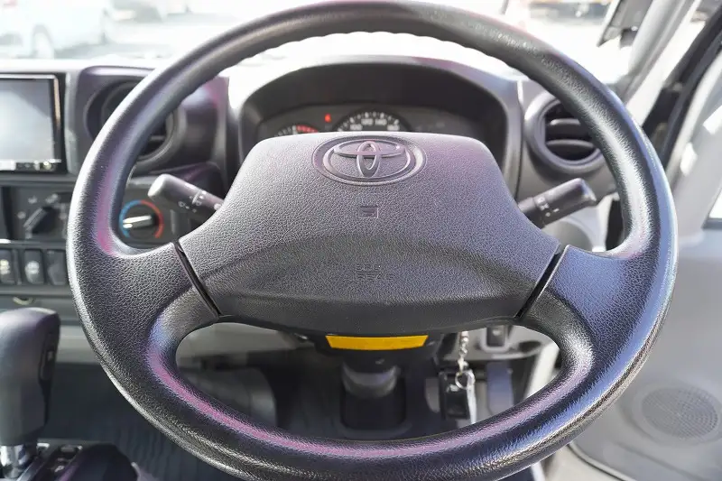 トヨタ トヨエース 小型 アルミバン TPG-XZU605 H29の中古トラック画像11