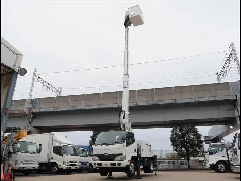 日野 デュトロ 小型 高所・建柱車 高所作業車 TKG-XZU600Xの中古トラック画像8