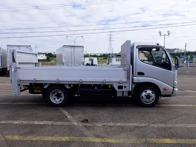 日野 デュトロ 小型 平ボディ パワーゲート TSG-XKU645Mの中古トラック画像2