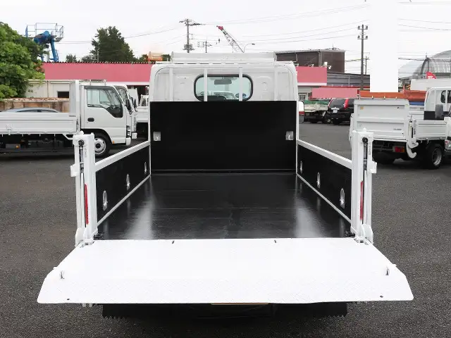 日産 アトラス 小型 平ボディ パワーゲート 床鉄板の中古トラック画像6