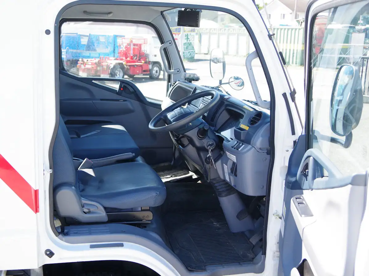 三菱 キャンター 小型 タンク車 バキューム SKG-FEB90の中古トラック画像12