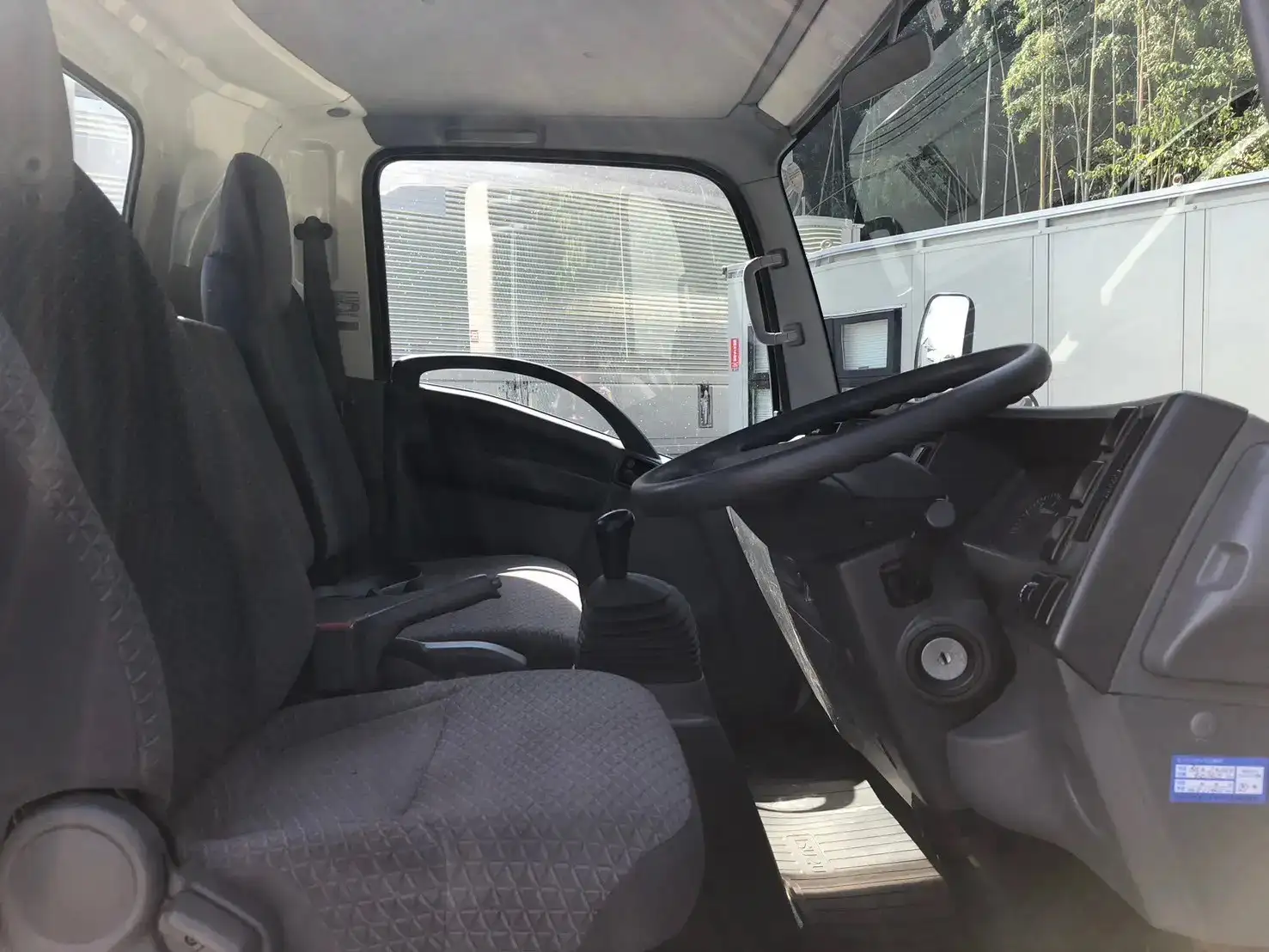 いすゞ エルフ 小型 平ボディ TRG-NPR85AR H31/R1の中古トラック画像12