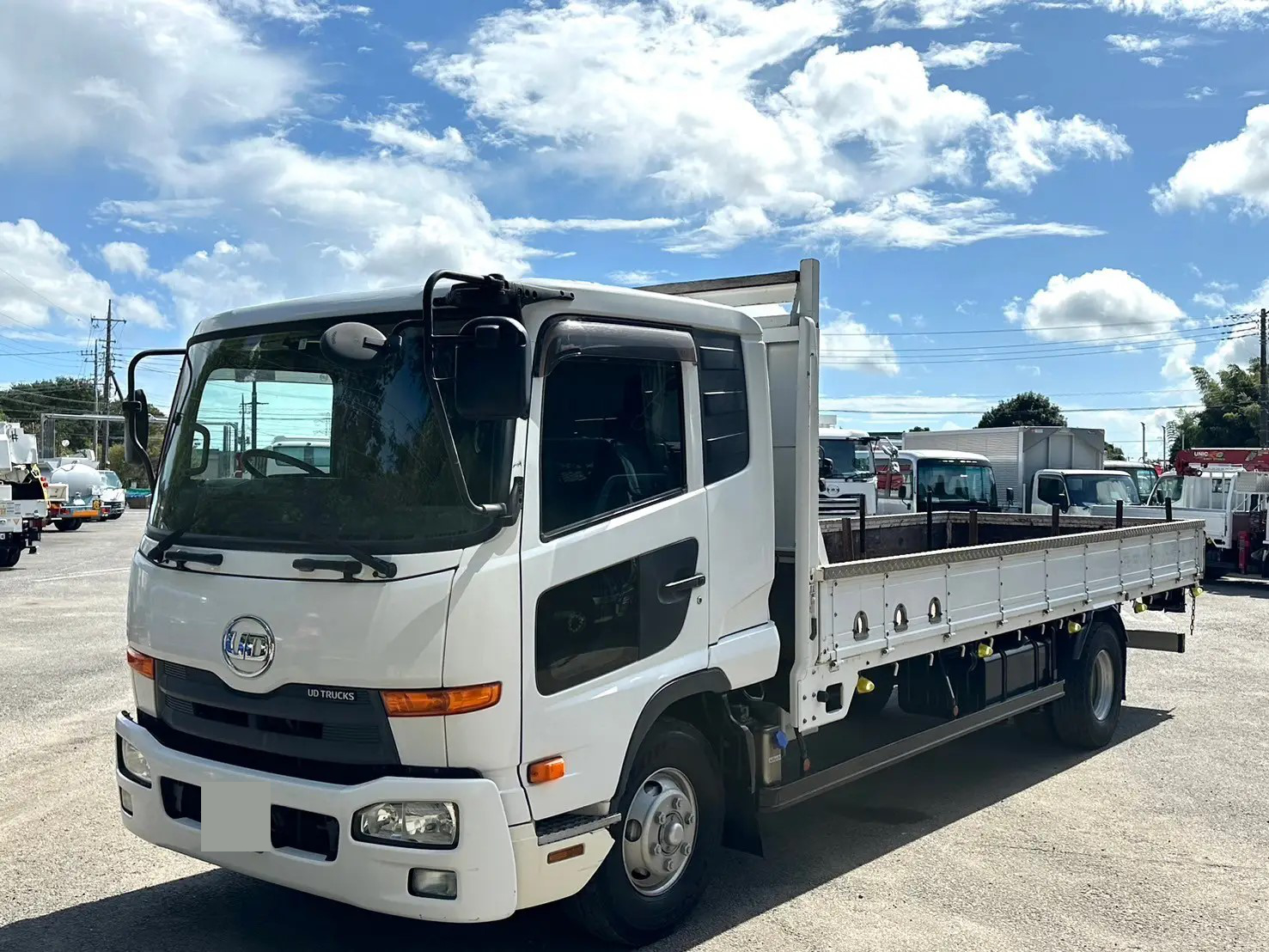 いすゞ エルフ 小型 高所・建柱車 高所作業車 電工仕様 の中古トラック【車両No.189470】