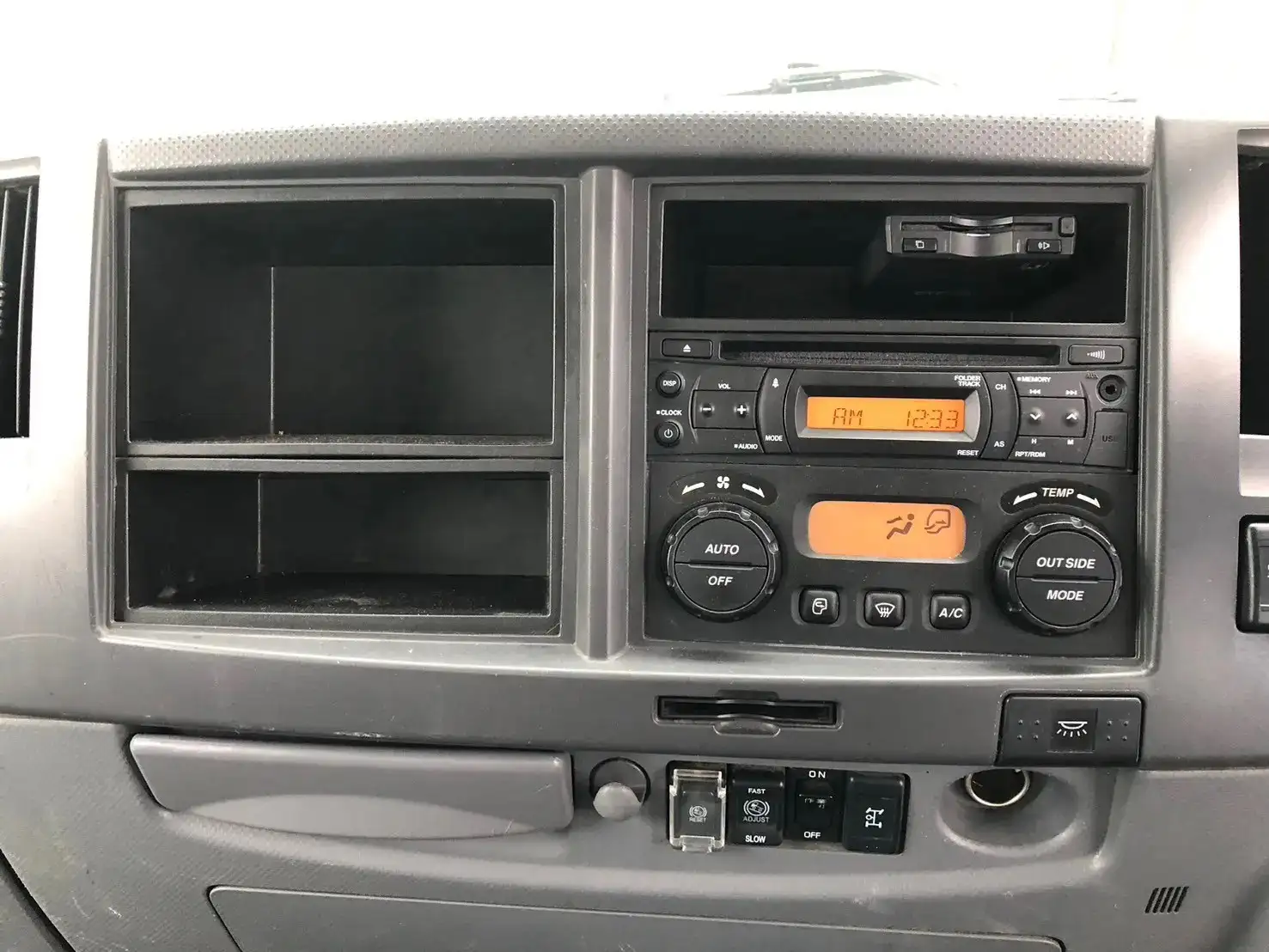いすゞ フォワード 中型/増トン ダンプ 土砂禁 2RG-FRR90S2の中古トラック画像12