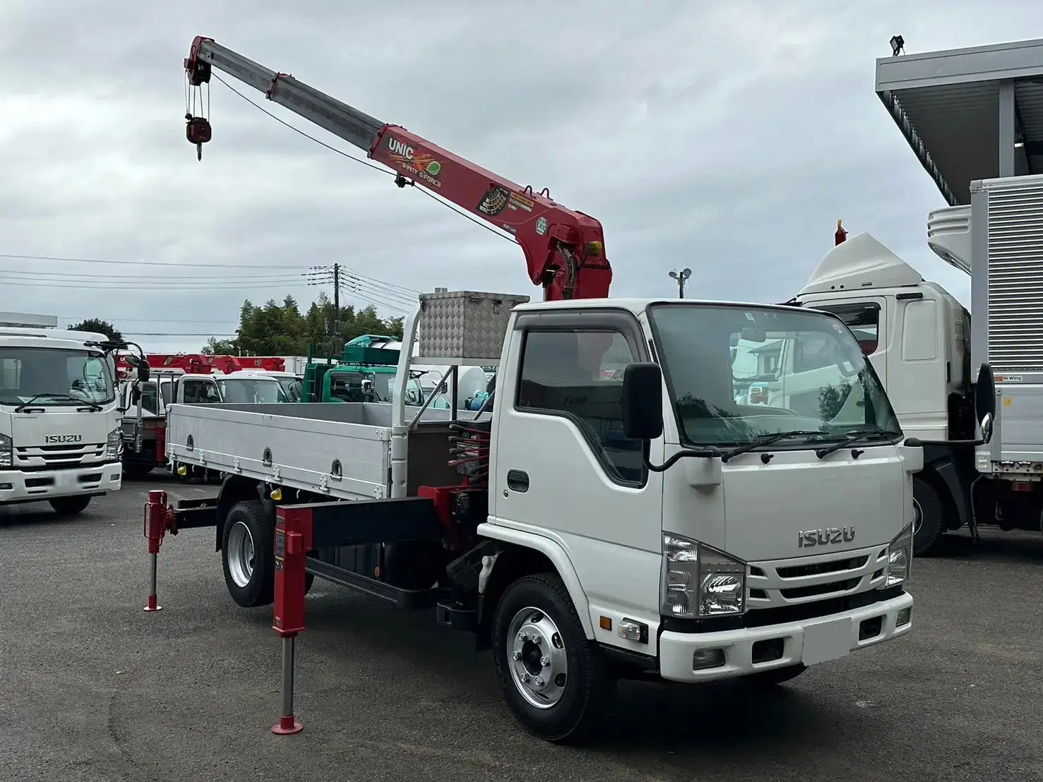 いすゞ エルフ 小型 クレーン付 アルミブロック 3段の中古トラック画像2