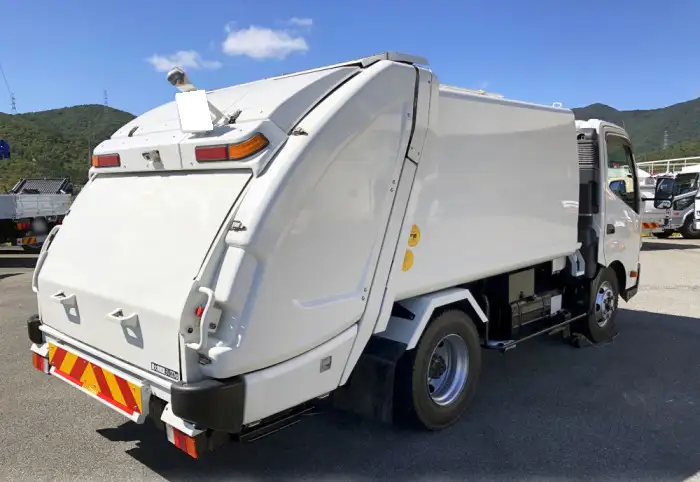 日野 デュトロ 小型 パッカー車 プレス式 SKG-XZU700Mの中古トラック画像2