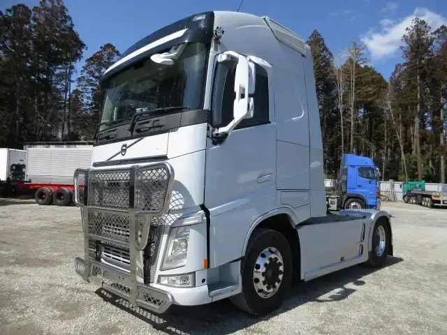 ボルボ トラック 大型 トラクター ハイルーフ 1デフの中古トラック画像1