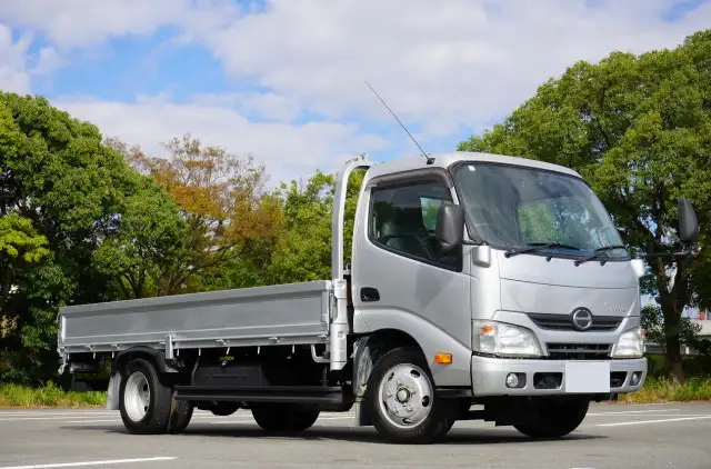 日野 デュトロ 小型 平ボディ TKG-XZU650M H26の中古トラック画像2