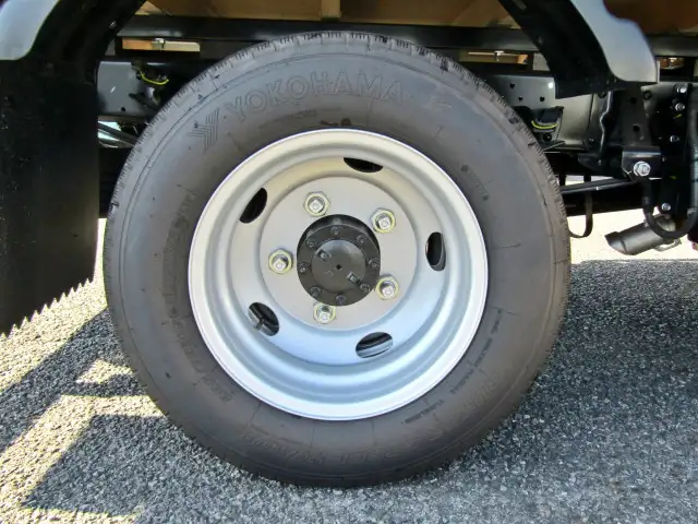 いすゞ エルフ 小型 平ボディ 2TG-NMR88C R5の中古トラック画像19