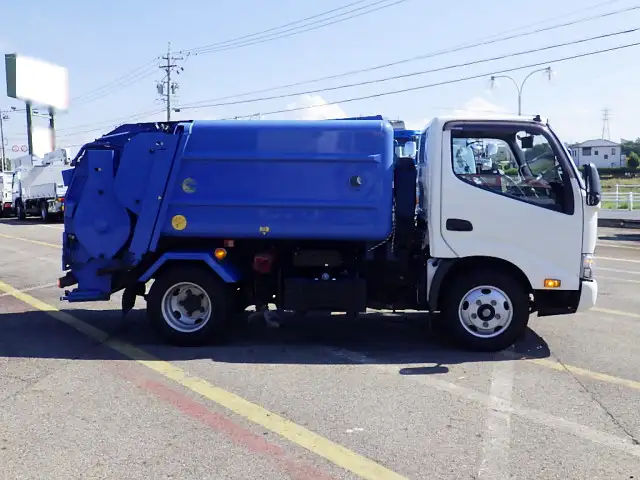 日野 デュトロ 小型 パッカー車 巻き込み式 回転ダンプ式の中古トラック画像2