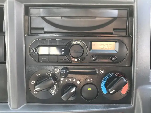 いすゞ エルフ 小型 平ボディ TRG-NHR85A H27の中古トラック画像10