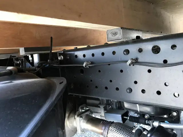 いすゞ エルフ 小型 平ボディ TRG-NHR85A H27の中古トラック画像14