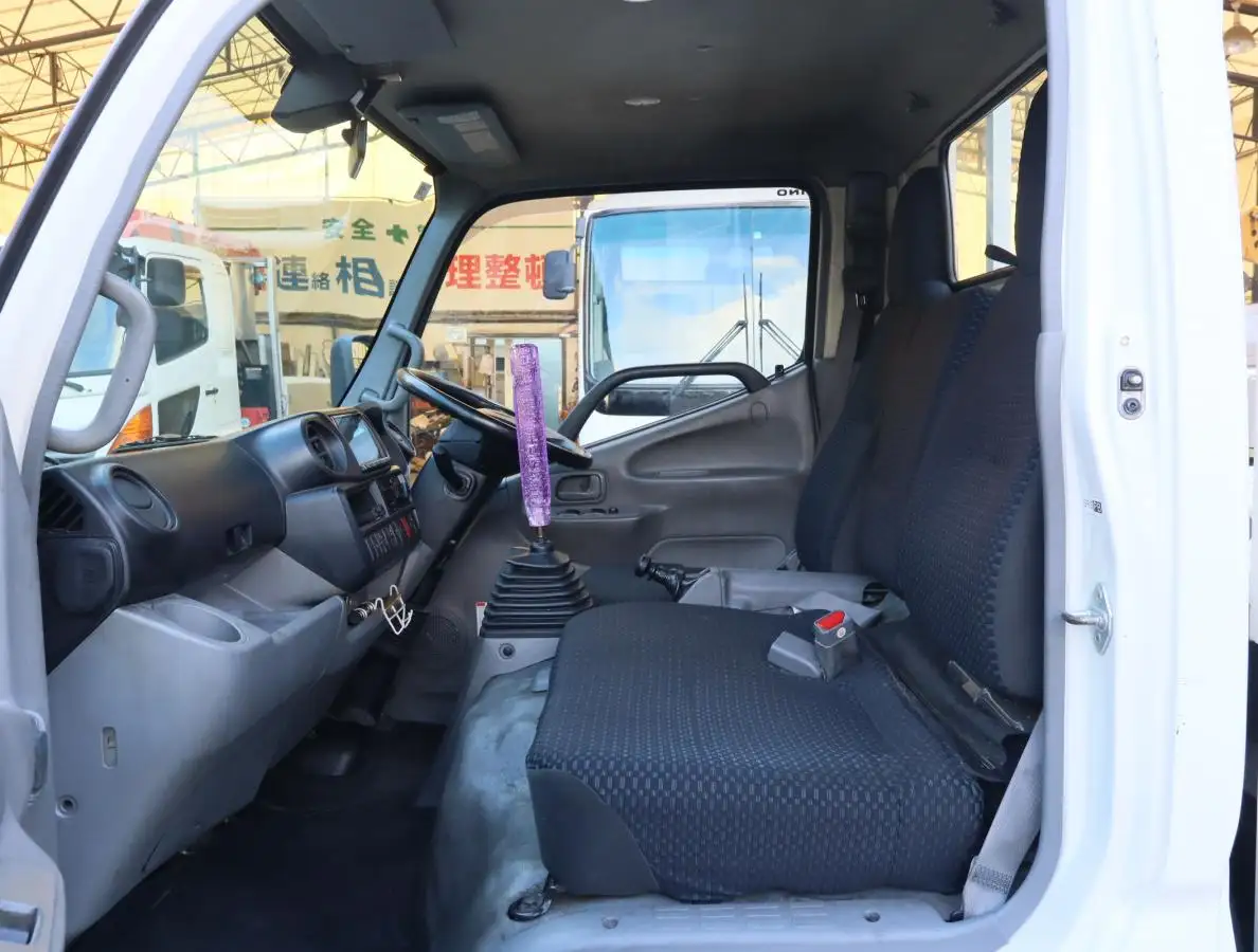 日野 デュトロ 小型 平ボディ 床鉄板 2RG-XZC605Mの中古トラック画像16