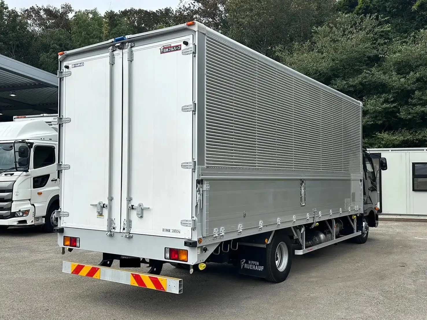 三菱 ファイター 中型/増トン ウイング エアサス ベッドの中古トラック画像3