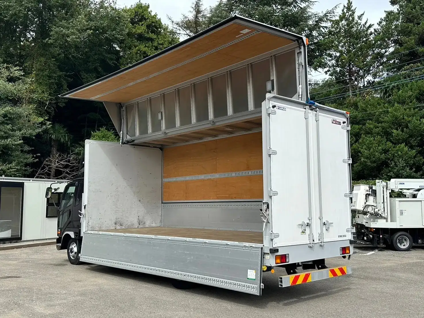 三菱 ファイター 中型/増トン ウイング エアサス ベッドの中古トラック画像5