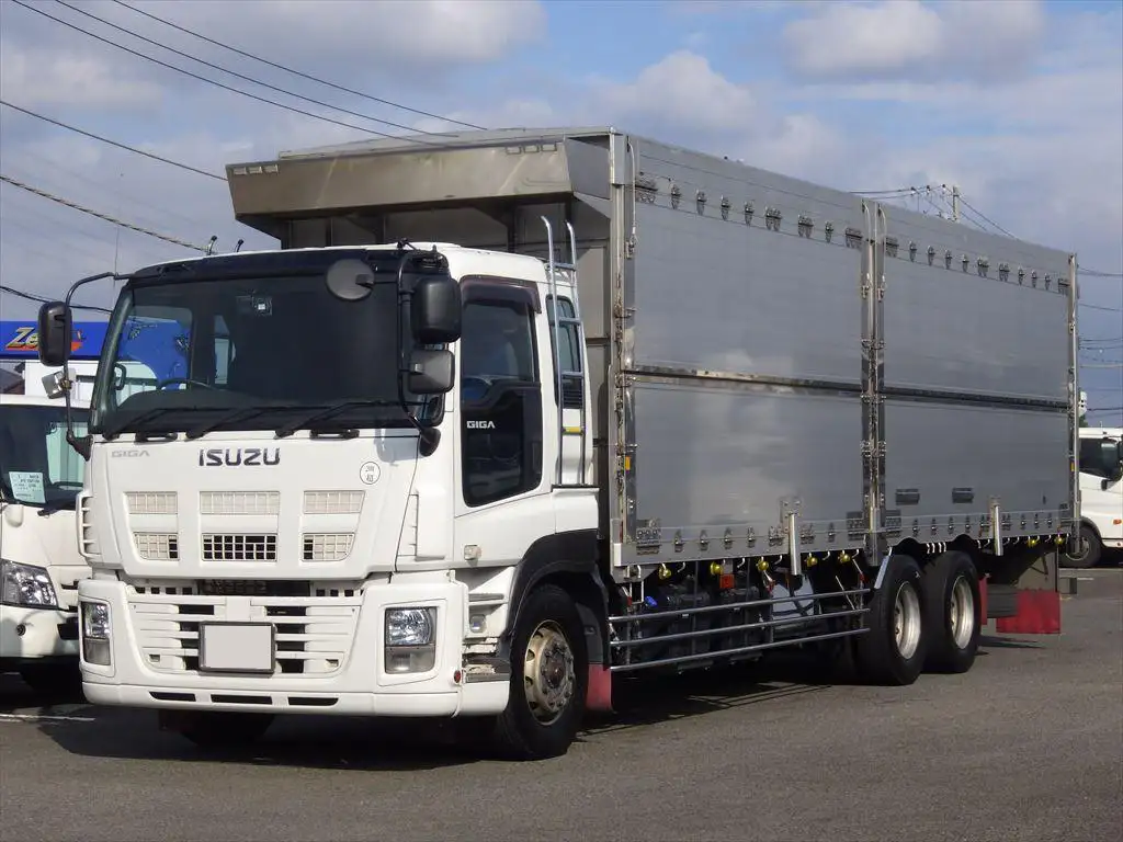 いすゞ ギガ 大型 特殊車両 QKG-CYL77A H26の中古トラック画像1