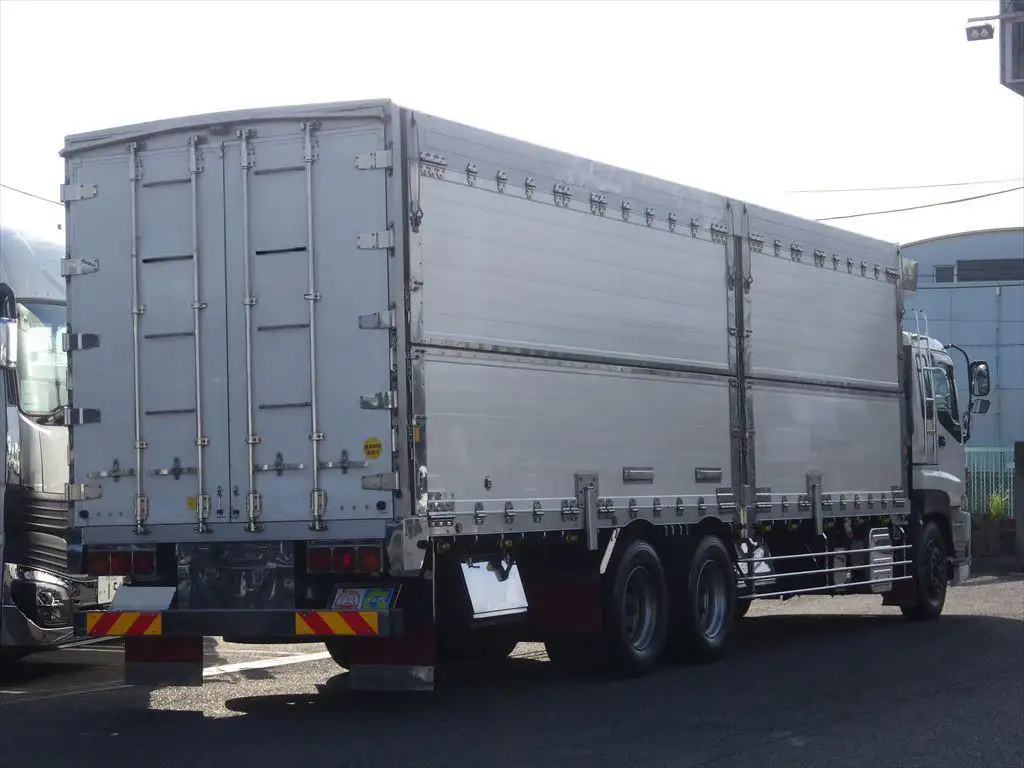 いすゞ ギガ 大型 特殊車両 QKG-CYL77A H26の中古トラック画像3