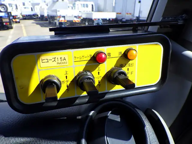 三菱 キャンター 小型 パッカー車 巻き込み式 回転ダンプ式の中古トラック画像12