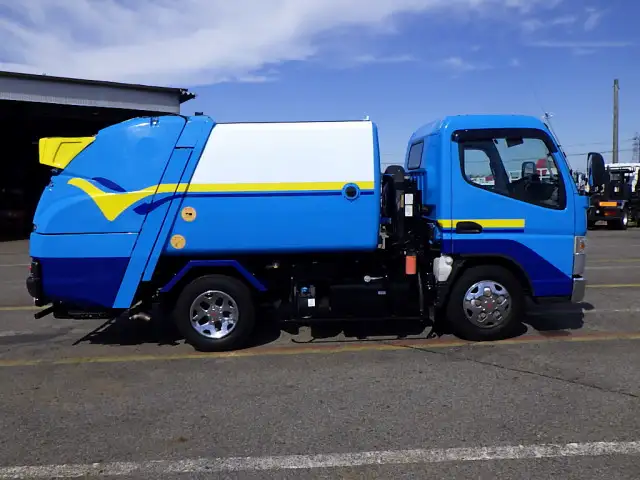 三菱 キャンター 小型 パッカー車 巻き込み式 回転ダンプ式の中古トラック画像2