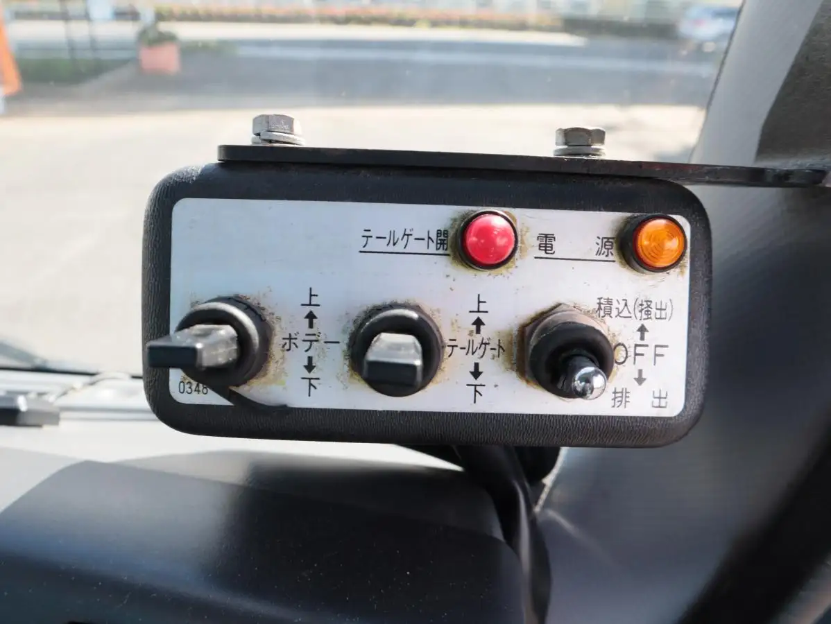 いすゞ フォワード 中型/増トン パッカー車 巻き込み式 SKG-FRR90S2の中古トラック画像14