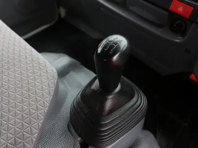 日産 アトラス 小型 平ボディ Wキャブ 床鉄板の中古トラック画像16