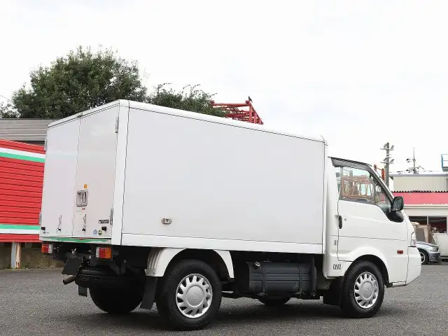 マツダ ボンゴ 小型 冷凍冷蔵 低温 2室の中古トラック画像3
