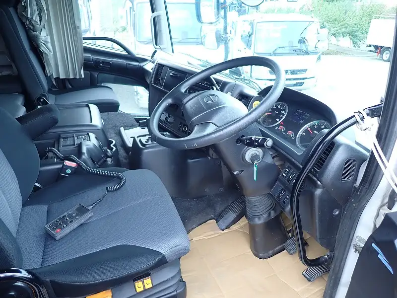 日野 プロフィア 大型 トラクター ハイルーフ 1デフの中古トラック画像11