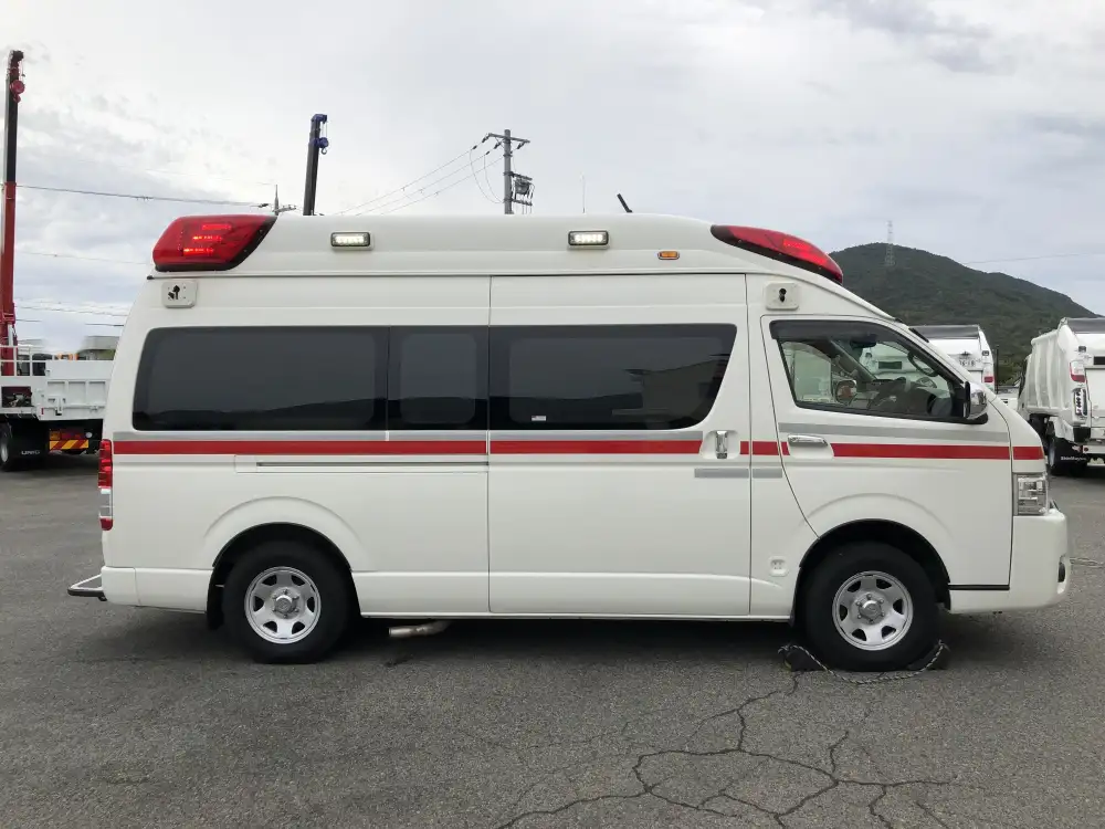 トヨタ ハイエース 小型 特殊車両 CBF-TRH226S H27の中古トラック画像2