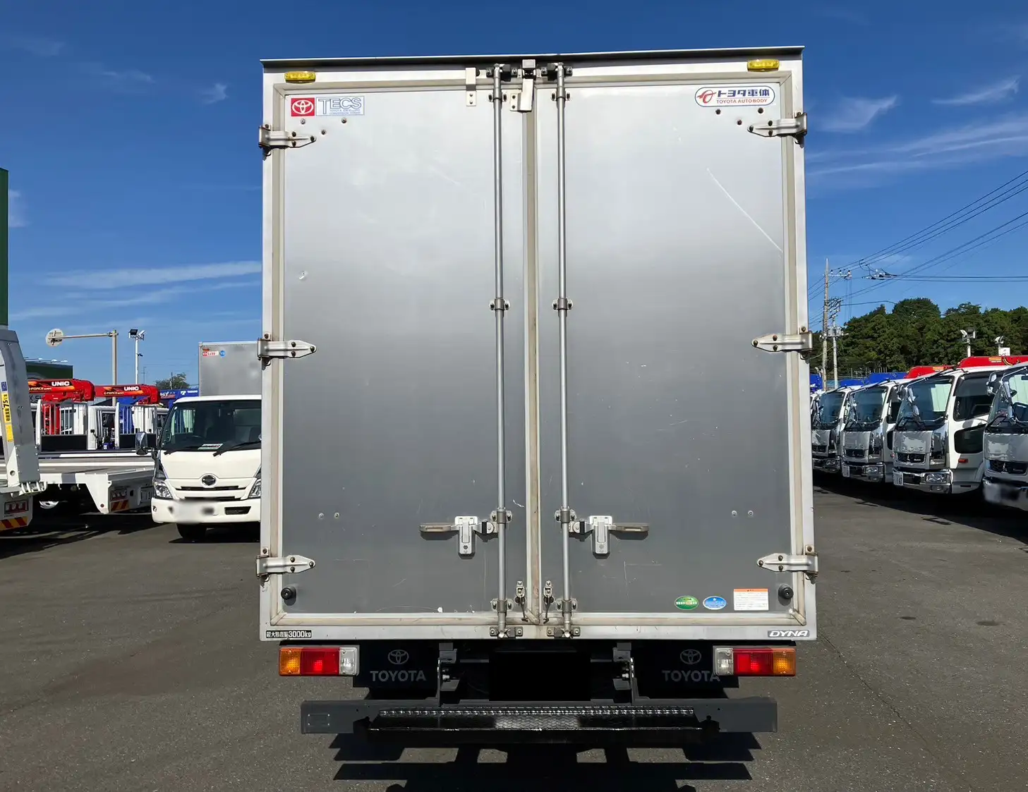 トヨタ ダイナ 小型 アルミバン サイドドア TPG-XZU712の中古トラック画像3