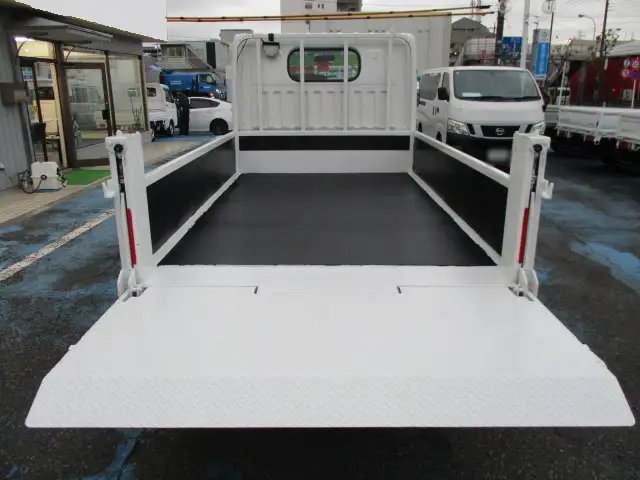 日産 アトラス 小型 平ボディ パワーゲート CBF-SQ1F24の中古トラック画像9