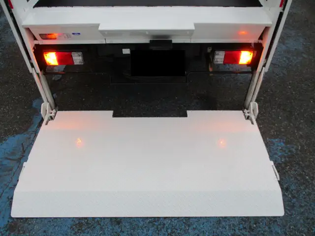 日産 アトラス 小型 平ボディ パワーゲート CBF-SQ1F24の中古トラック画像11
