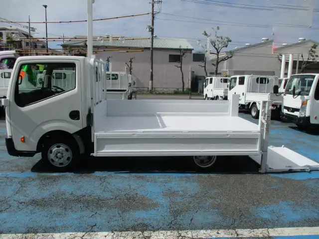 日産 アトラス 小型 平ボディ 床鉄板 CBF-SQ2F24の中古トラック画像7