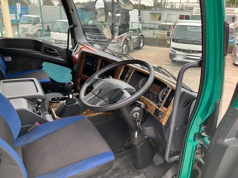 いすゞ ギガ 大型 トラクター ハイルーフ 2デフの中古トラック画像13