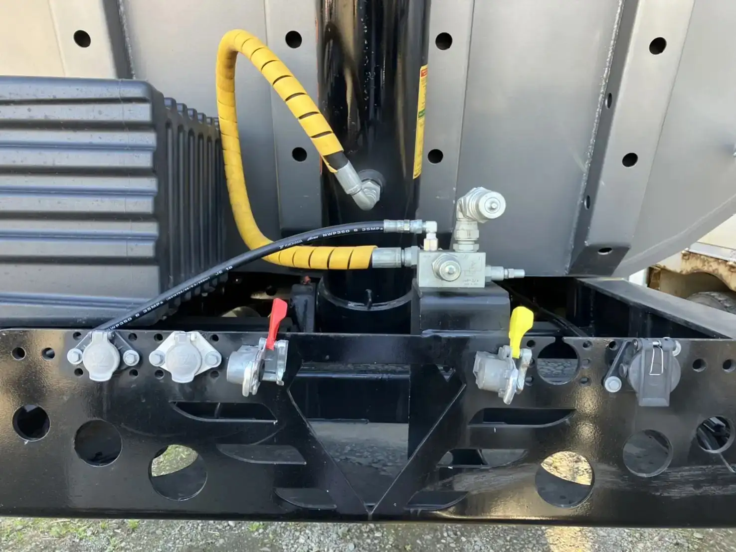 輸入車・その他 輸入車その他 トレーラー/その他 トレーラー 3軸 エアサスの中古トラック画像9
