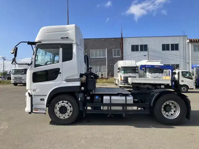 いすゞ ギガ 大型 トラクター ハイルーフ 1デフの中古トラック画像4