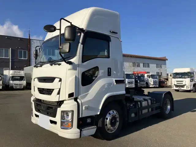 いすゞ ギガ 大型 トラクター ハイルーフ 1デフの中古トラック画像1