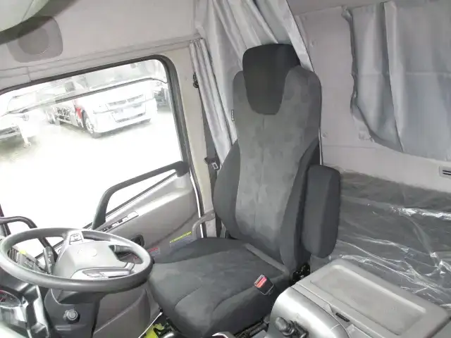 日産UD クオン 大型 トラクター 1デフ ベッドの中古トラック画像6