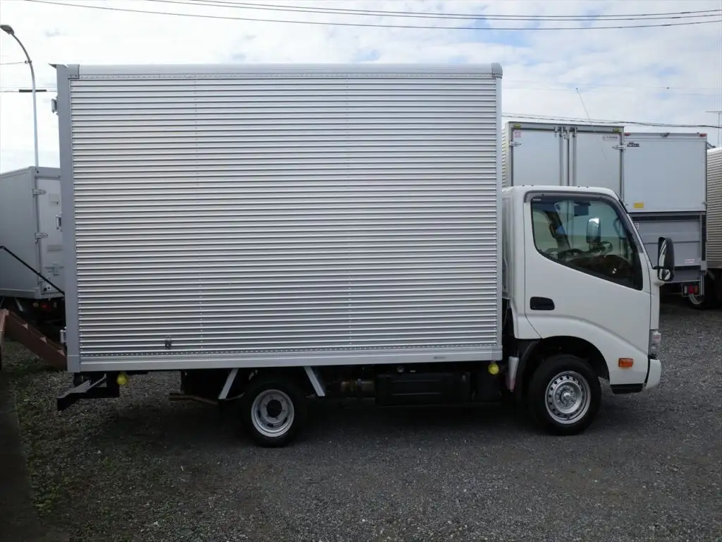 トヨタ ダイナ 小型 アルミバン 3BF-TRY230 R6の中古トラック画像3