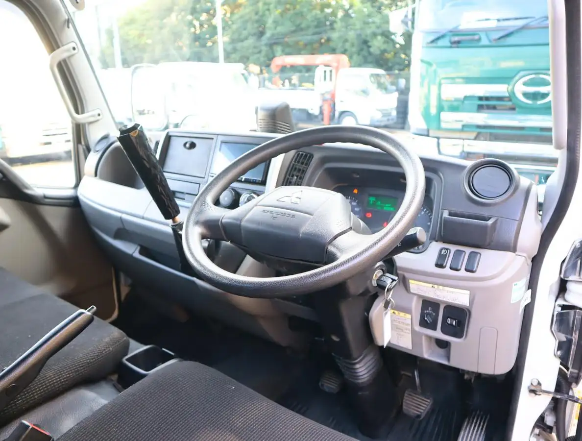 三菱 キャンター 小型 平ボディ 2RG-FBA20 R2の中古トラック画像10
