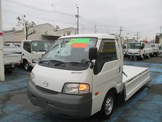マツダ ボンゴ 小型 平ボディ ABF-SKP2T H26の中古トラック画像1