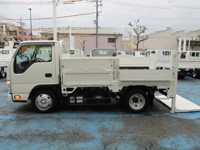 いすゞ エルフ 小型 平ボディ パワーゲート 床鉄板の中古トラック画像4